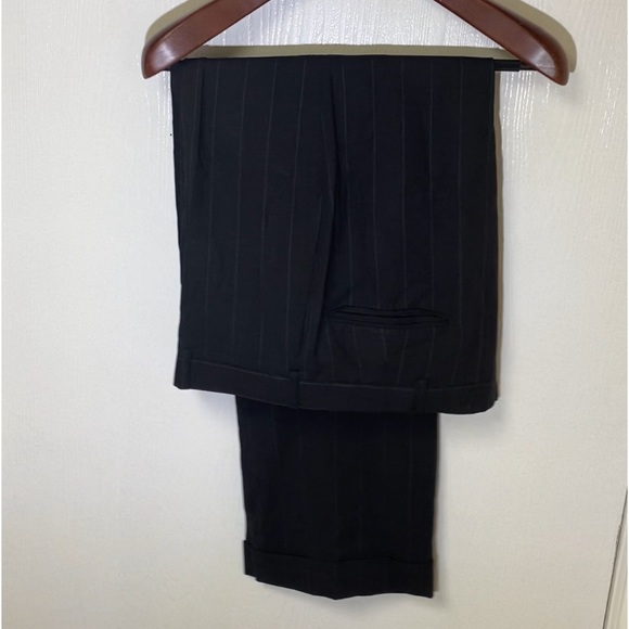 PAUL STUART Suit  (Great Condition, 43L, Grey Pinstripe, Wool) - Picture 2 of 6